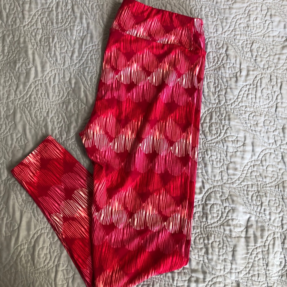 Red heart Lularoe Tall and Curvy